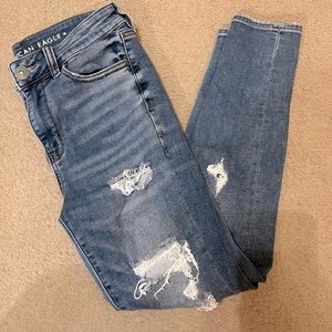 American Eagle Distressed Skinny jeans
